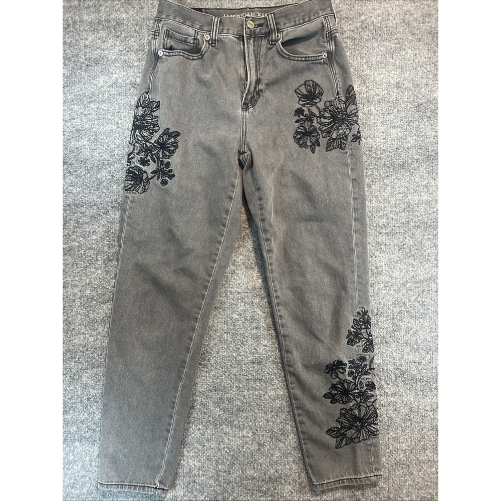 AE Black Floral Tonal Embroidery High Rise Mom Jeans Size 2R